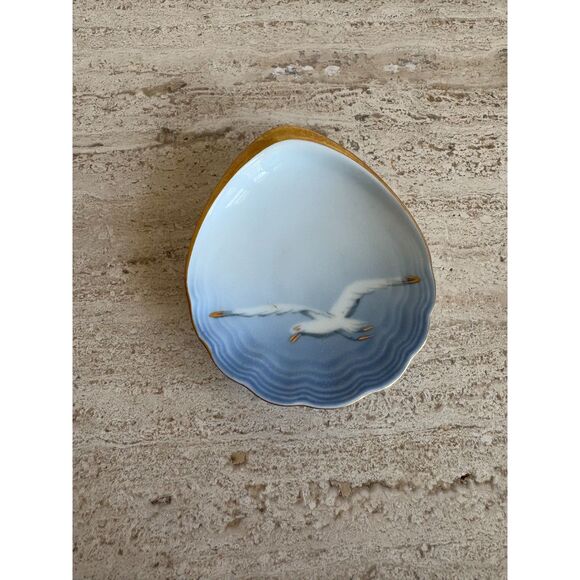 B G Copenhagen Seagull Small Ceramic Plate Shell Shape - Picture 1 of 3